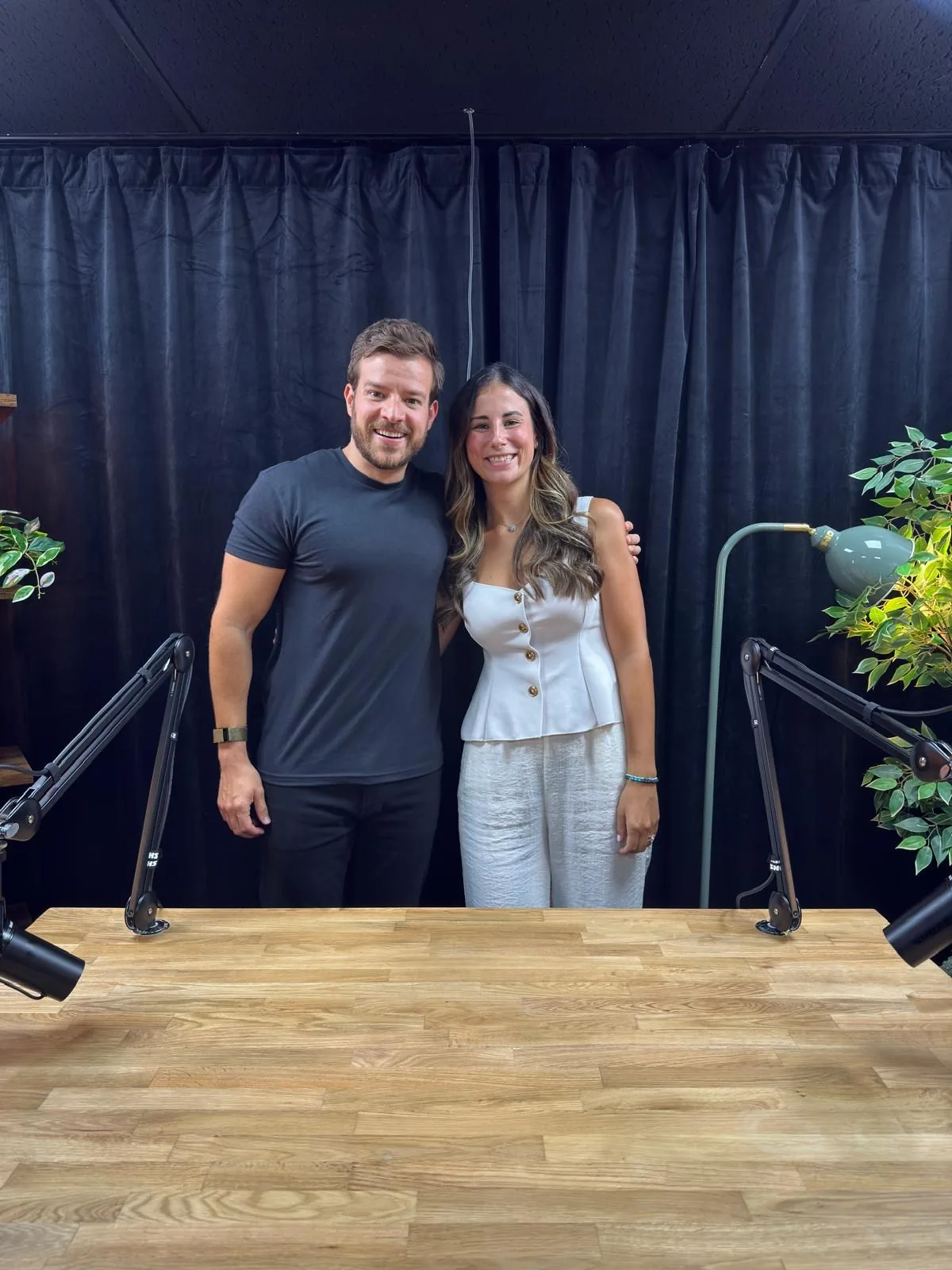 Andrea Pilan en un podcast